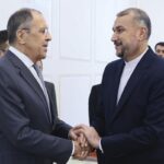 موقع دست دادن با روس ها مواظب انگشتان خود باشید