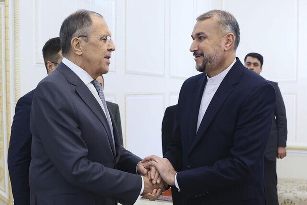 موقع دست دادن با روس ها مواظب انگشتان خود باشید