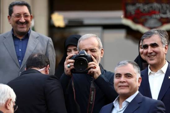 پزشکیان فردا در روز خبرنگار پاسخگوی سوالات رسانهها میشود